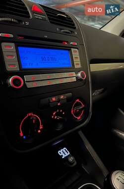 Хэтчбек Volkswagen Golf 2007 в 