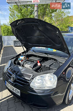 Хэтчбек Volkswagen Golf 2007 в 