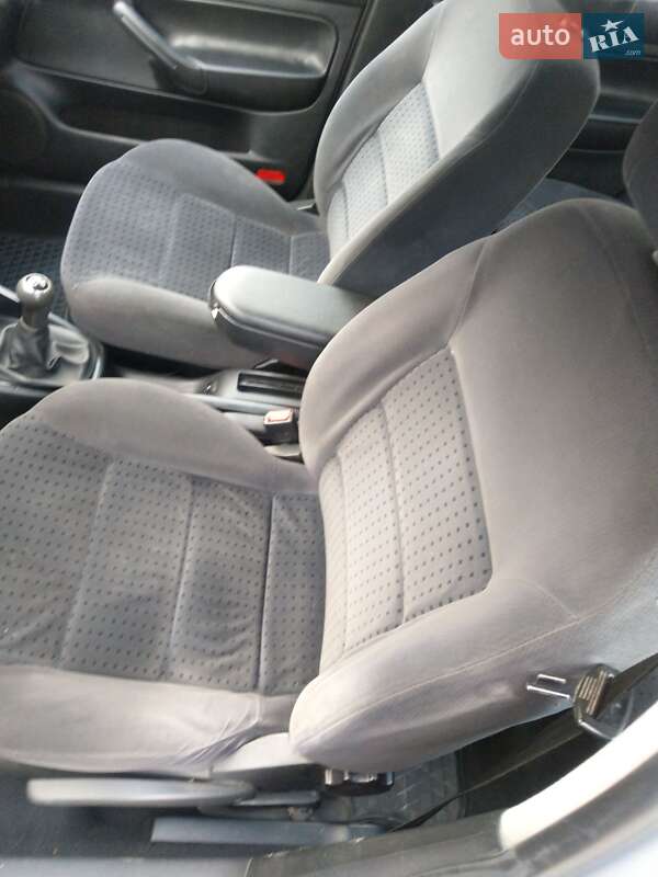 Универсал Volkswagen Golf 2000 в Чернигове