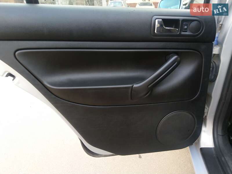 Универсал Volkswagen Golf 2000 в Чернигове