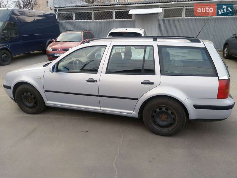 Универсал Volkswagen Golf 2000 в Чернигове