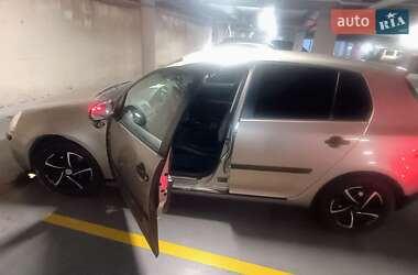 Хэтчбек Volkswagen Golf 2004 в Виннице