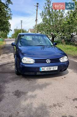 Хэтчбек Volkswagen Golf 1999 в Гадяче