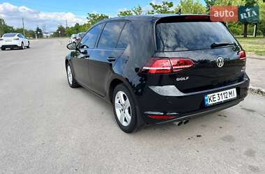 Хетчбек Volkswagen Golf 2016 в 