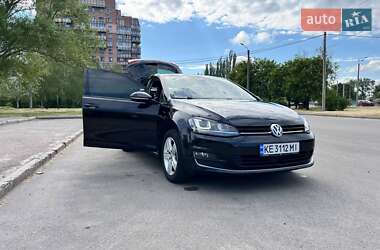 Хетчбек Volkswagen Golf 2016 в 