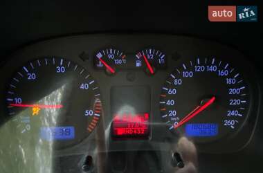 Хэтчбек Volkswagen Golf 2002 в 