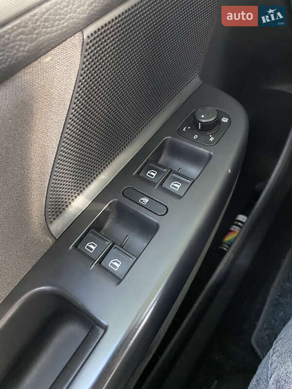 Универсал Volkswagen Golf 2009 в Днепре