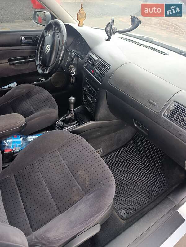 Універсал Volkswagen Golf 1999 в Великій Багачці