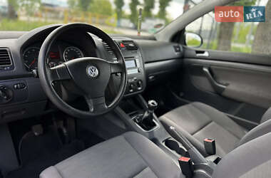 Хэтчбек Volkswagen Golf 2007 в 