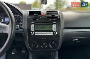 Хэтчбек Volkswagen Golf 2007 в 