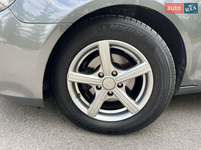 Универсал Volkswagen Golf 2011 в Буче