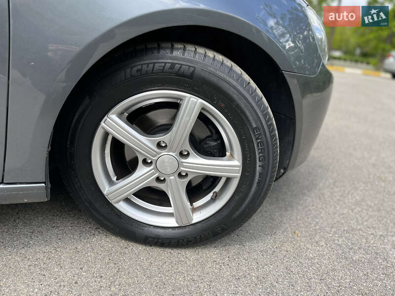 Универсал Volkswagen Golf 2011 в Буче