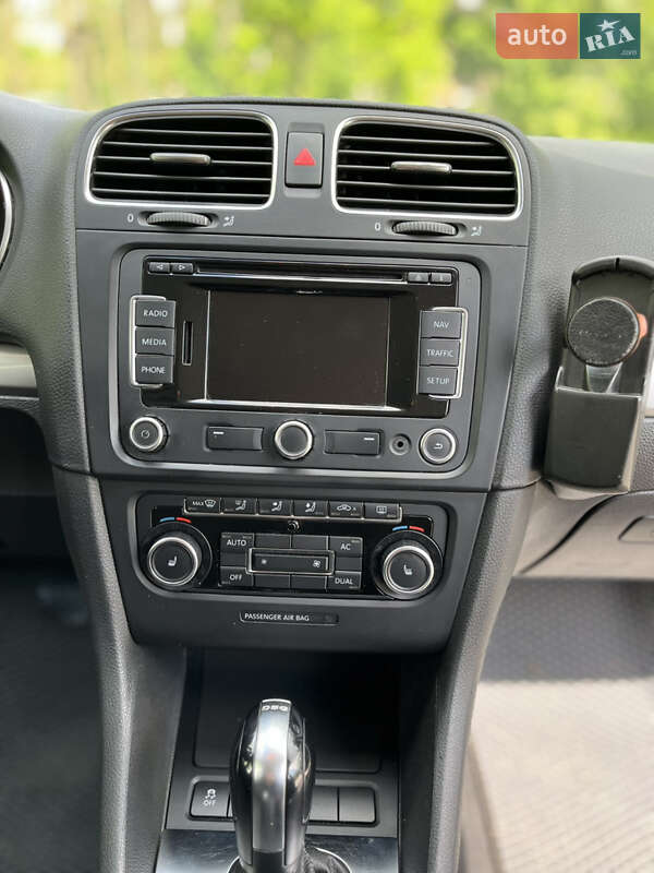 Универсал Volkswagen Golf 2011 в Буче