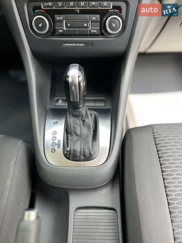 Универсал Volkswagen Golf 2011 в Буче