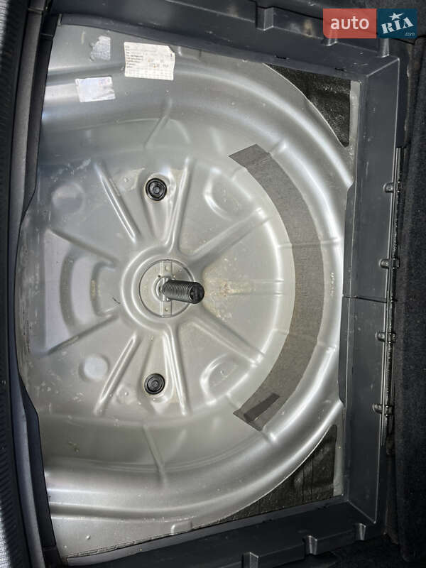 Универсал Volkswagen Golf 2011 в Буче