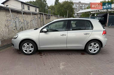 Хетчбек Volkswagen Golf 2010 в 