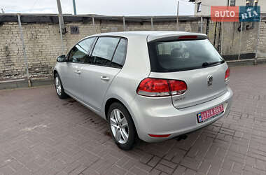 Хетчбек Volkswagen Golf 2010 в 