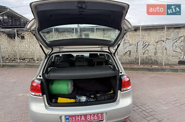 Хетчбек Volkswagen Golf 2010 в 
