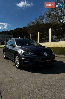 Хэтчбек Volkswagen Golf 2017 в Бердичеве