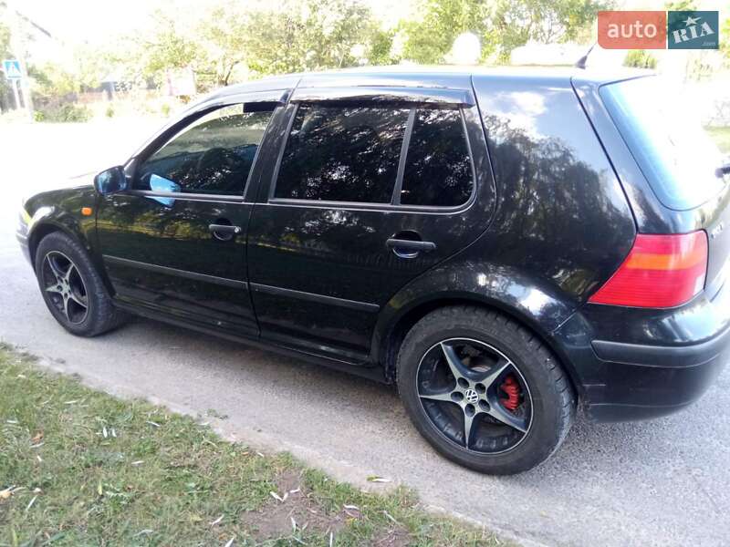 Хэтчбек Volkswagen Golf 1999 в Бродах
