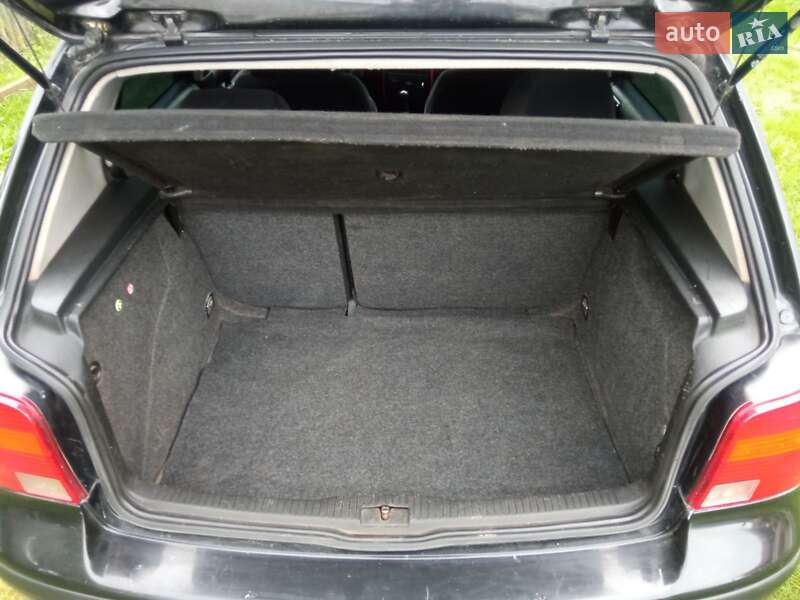 Хэтчбек Volkswagen Golf 1999 в Бродах