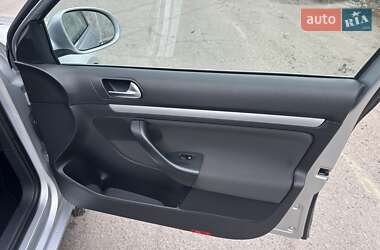 Універсал Volkswagen Golf 2010 в 