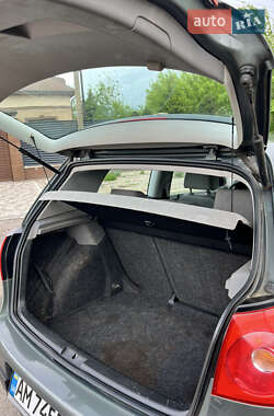 Хэтчбек Volkswagen Golf 2004 в 