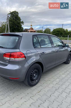 Хэтчбек Volkswagen Golf 2009 в 
