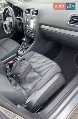 Хэтчбек Volkswagen Golf 2009 в 