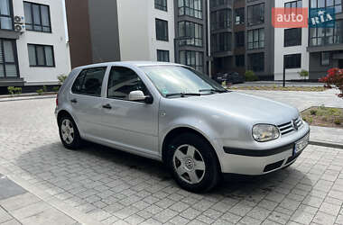 Хетчбек Volkswagen Golf 2003 в Львові