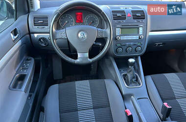 Хэтчбек Volkswagen Golf 2008 в 