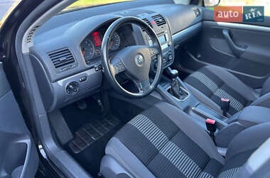 Хэтчбек Volkswagen Golf 2008 в 