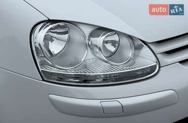 Хетчбек Volkswagen Golf 2008 в 