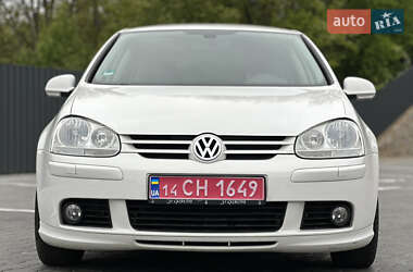 Хетчбек Volkswagen Golf 2008 в 