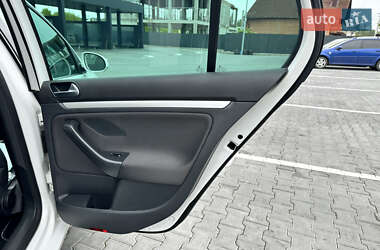 Хетчбек Volkswagen Golf 2008 в 