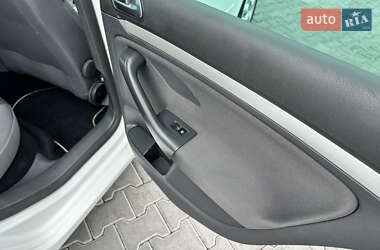 Хетчбек Volkswagen Golf 2008 в 