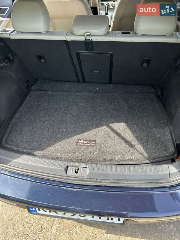 Хэтчбек Volkswagen Golf 2014 в Киеве