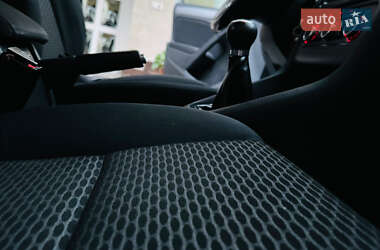 Хетчбек Volkswagen Golf 2009 в 