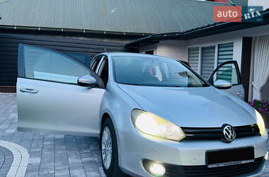 Хетчбек Volkswagen Golf 2009 в 