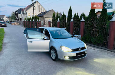 Хетчбек Volkswagen Golf 2009 в 