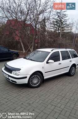 Универсал Volkswagen Golf 2004 в Черновцах