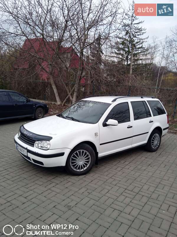 Универсал Volkswagen Golf 2004 в 