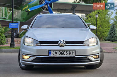 Универсал Volkswagen Golf 2020 в 