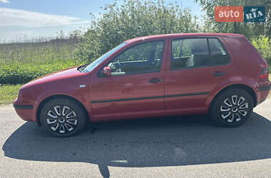 Хэтчбек Volkswagen Golf 2001 в 