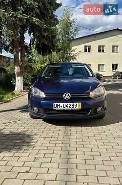 Хэтчбек Volkswagen Golf 2010 в 
