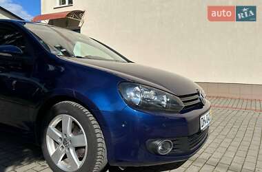 Хэтчбек Volkswagen Golf 2010 в 