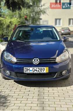 Хэтчбек Volkswagen Golf 2010 в 