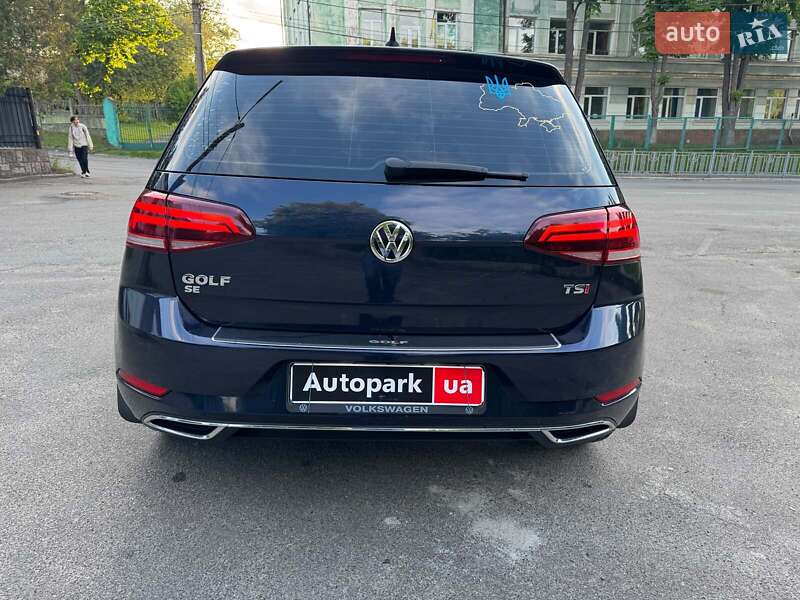 Хэтчбек Volkswagen Golf 2018 в Киеве