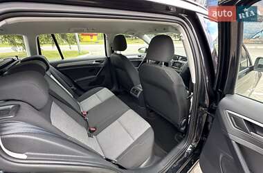 Універсал Volkswagen Golf 2015 в 