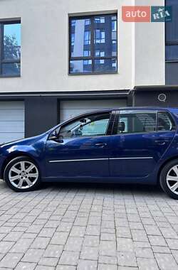 Хэтчбек Volkswagen Golf 2006 в 